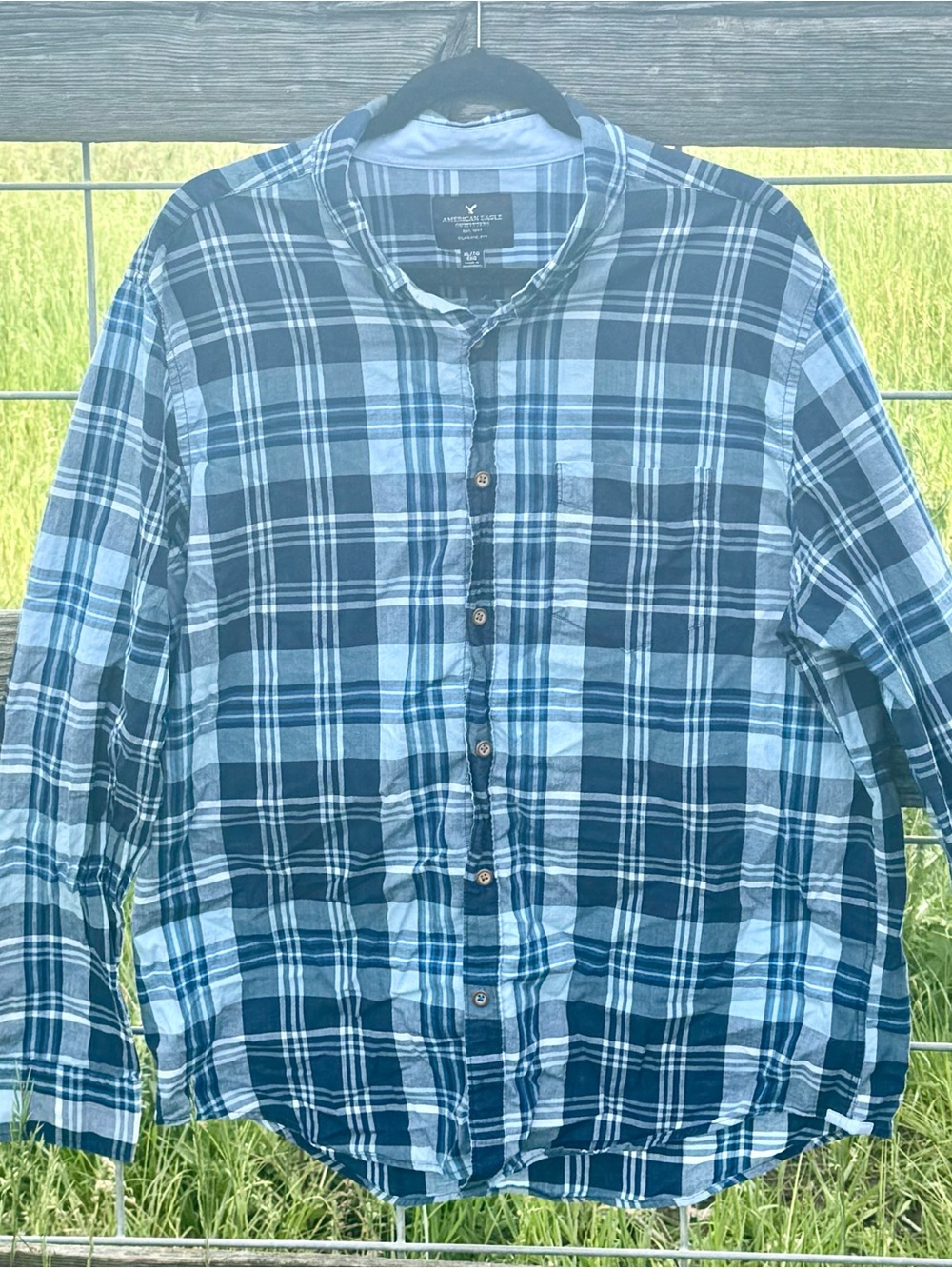 American Eagle Blue Plaid Button Down Shirt XL Classic Fit